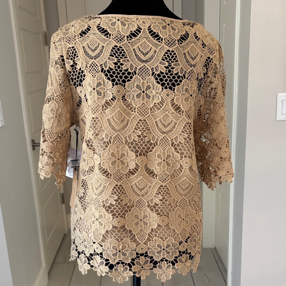 Halogen  Floral Lace Elbow Sleeve Top in Camel Size S NWT - Picture 6 of 9